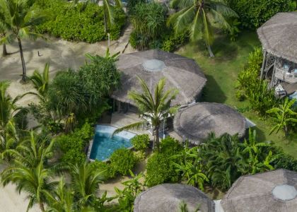 world-of-glamping-collection-keemala-thailand-dining-beach-picnic.jpg